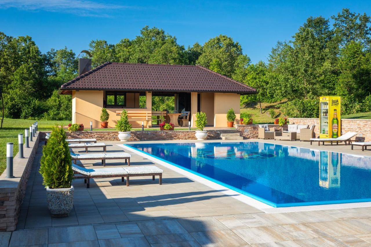 Apartments Lucija Слунь Екстер'єр фото