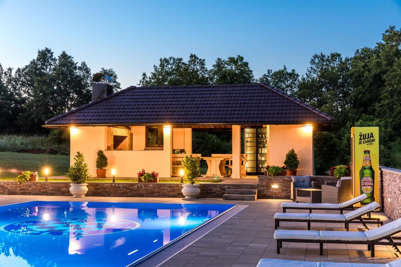 Apartments Lucija Слунь Екстер'єр фото