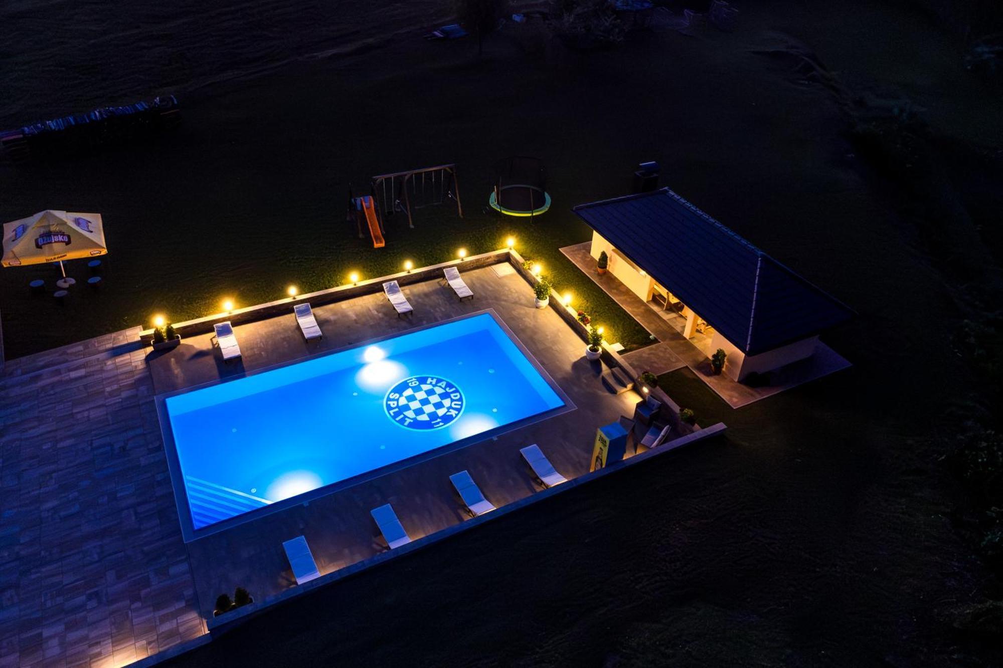 Apartments Lucija Слунь Екстер'єр фото